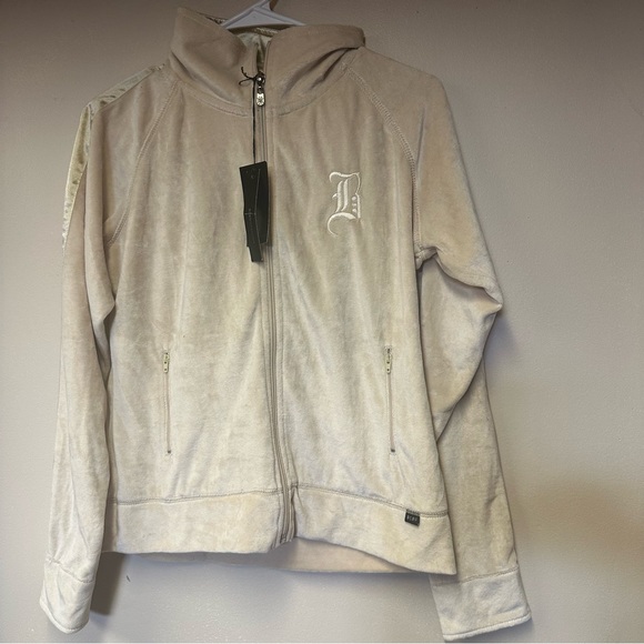 BCBGMaxAzria Jackets & Blazers - BCBGMaxAzria Cream Zip-Up Jacket